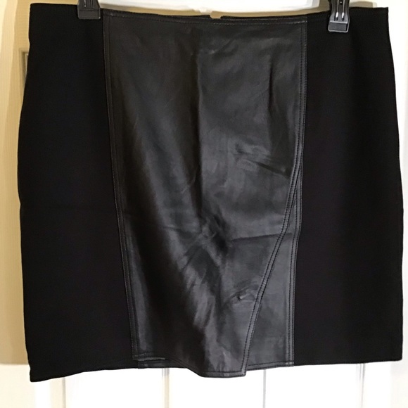NEIMAN MARCUS EXCLUSIVE NWOT AUTHENTIC BLACK LEATHER KNIT SIDE PANELS SK… - Picture 1 of 5